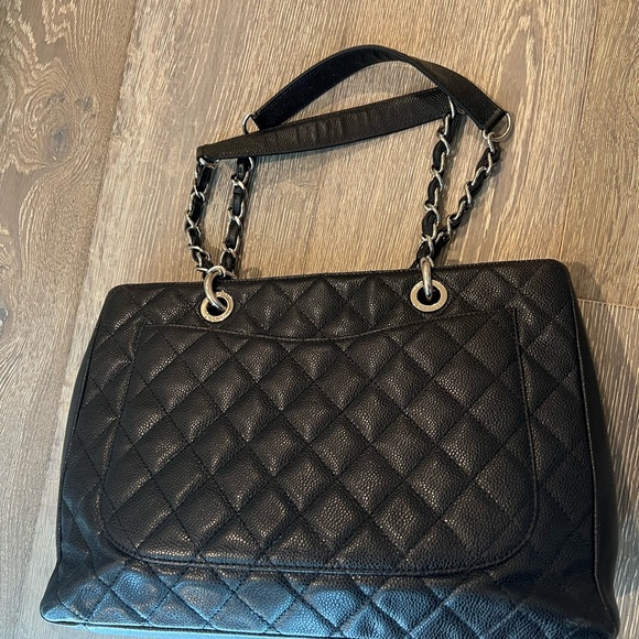 Chanel Quilted Caviar Grand Shopping Tote in Black w/ Silver Hardware - Picture 7 of 10
